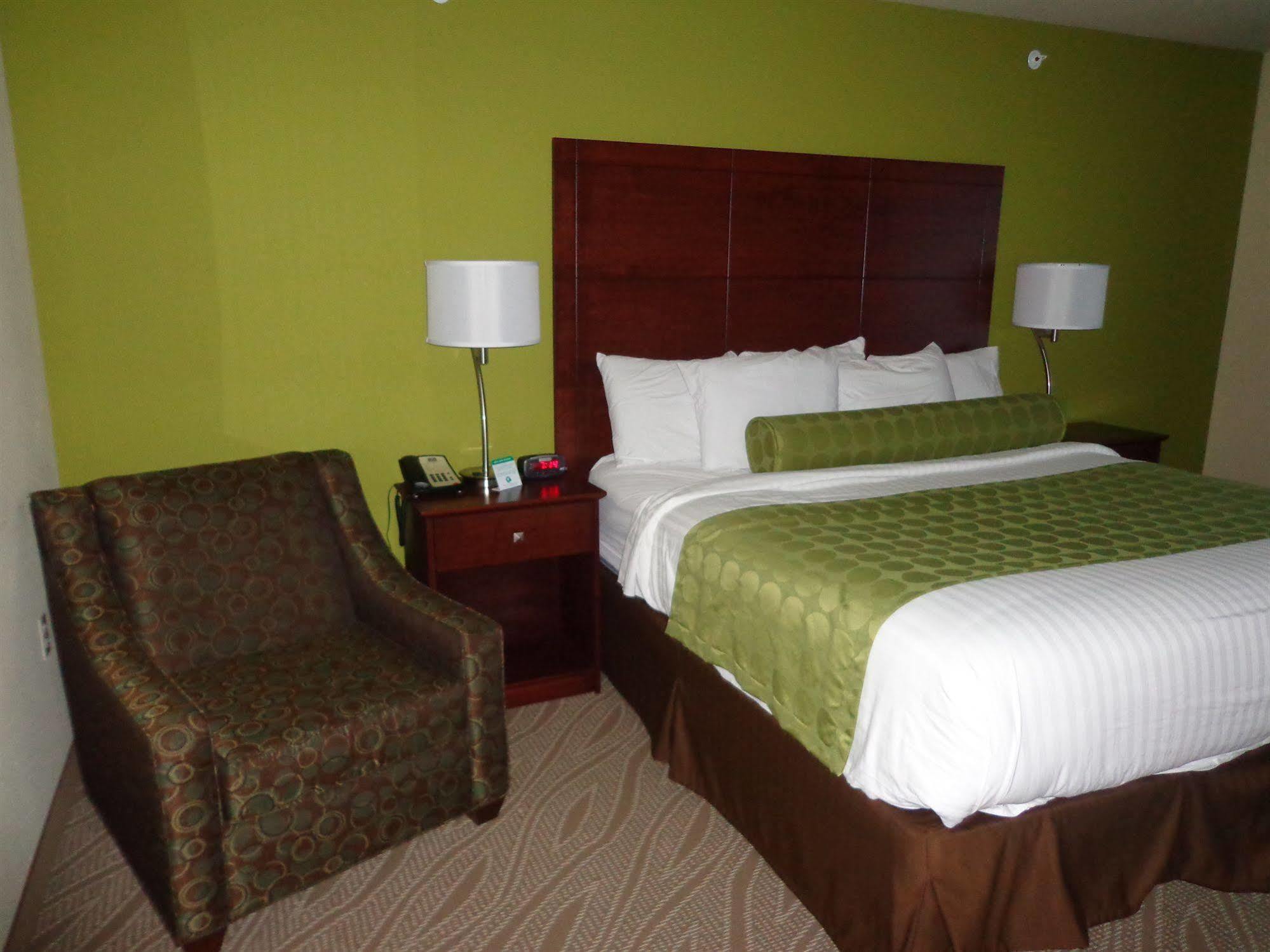 Cobblestone Inn & Suites - Marquette Exteriér fotografie