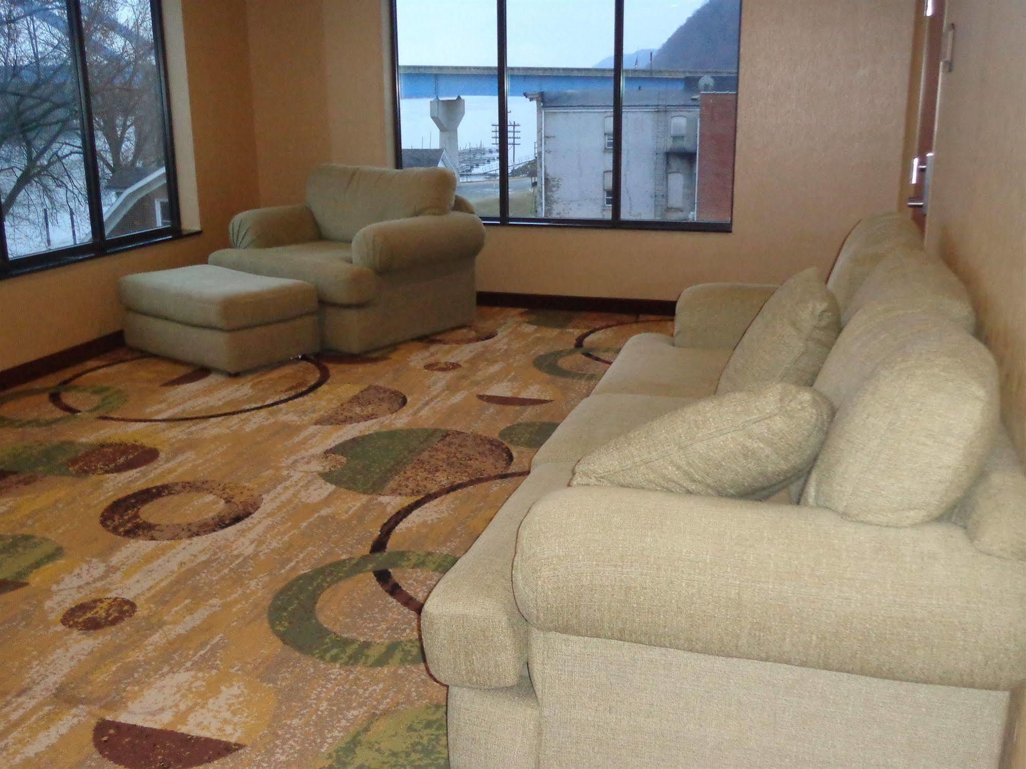 Cobblestone Inn & Suites - Marquette Exteriér fotografie